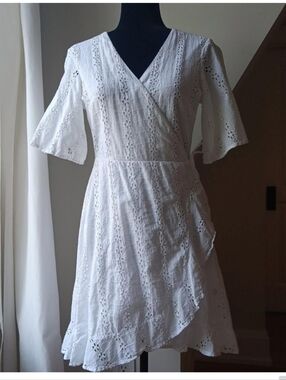 White Eyelet Wrap Summer Dress ❤️